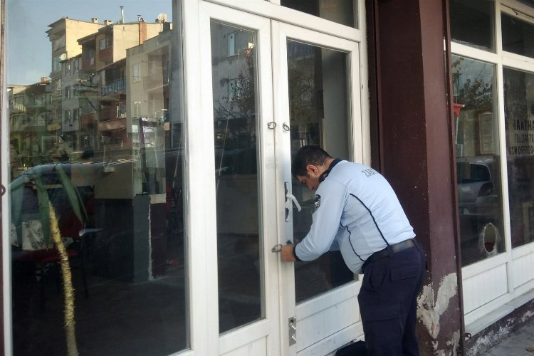 Bursa Osmangazi’de ruhsatsız kahvehaneye mühür