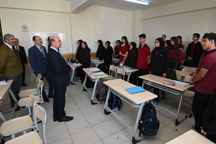 Konya Selçuklu’da Başkan Pekyatırmacı’dan okul ziyaretleri