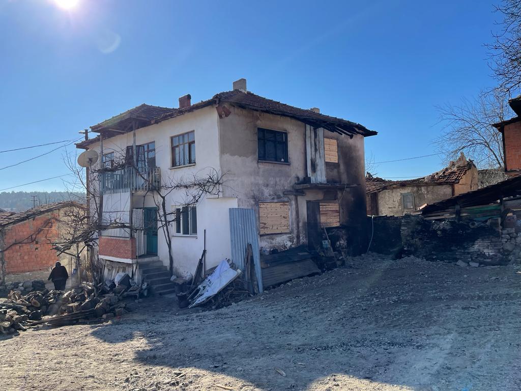 Türk Diyanet Vakıf-Sen’den evi yanan İmam-Hatibe destek