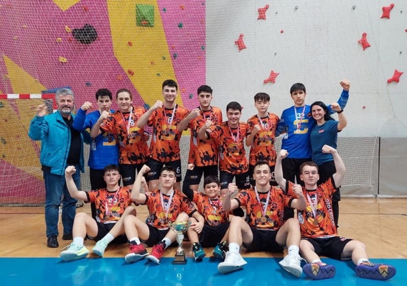 Zonguldak’taki Yıldız Kız-Erkek Hentbol Yarı Final Maçları’nda Bursa Damgası