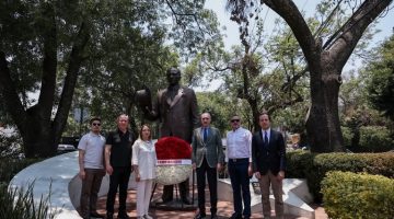 Numan Kurtulmuş’tan Meksika’daki Atatürk Anıtı’na ziyaret