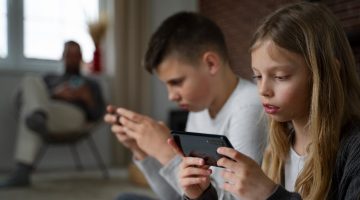 Sosyal medyanın yanlış kullanımı çocukları ve toplumu etkiliyor