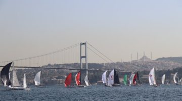 İstanbul Boğazı’nı yelkenler bastı