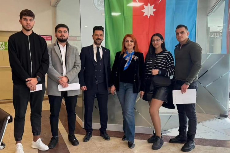 Manisa’da Azerbaycanlı vatandaşlar seçim için sandığa gitti
