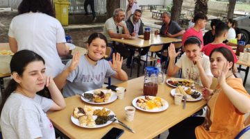 İzmir’de ‘Okulumda Sağlıklı Besleniyorum’ programı sürüyor