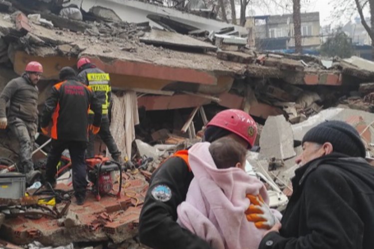 Kayseri Büyükşehir deprem bölgesinde yara sarıyor