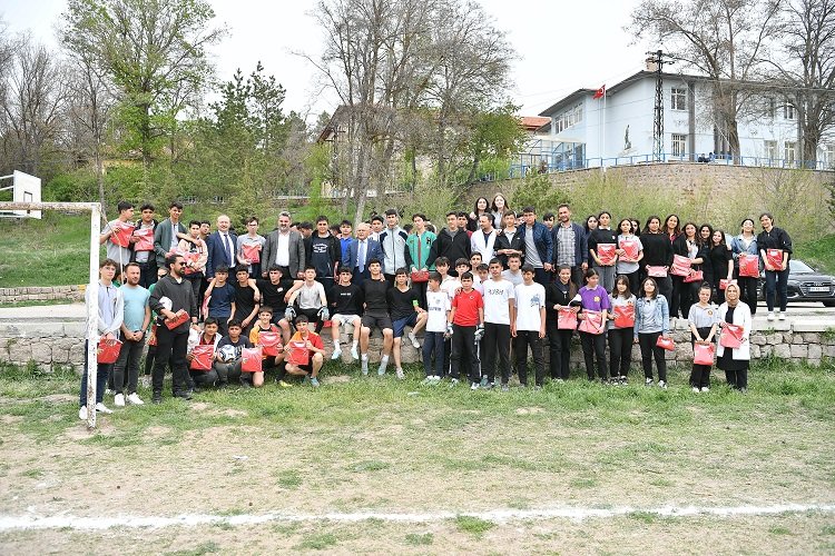 Kayseri Büyükşehir’den öğrencilere müjdeler