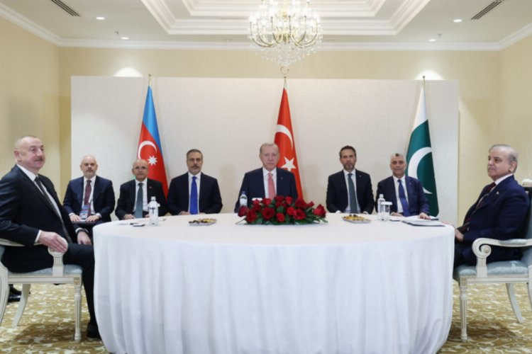 Astana’da üçlü toplantı