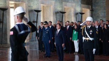 Başkan Ahmet Aras Ata’nın huzurunda