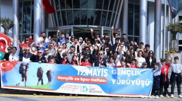 İzmitli gençler, 19 Mayıs Gençlik Yürüyüşünde buluştu