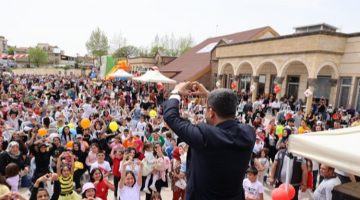 Çocuklar, 23 Nisan Çocuk Şenliği ile bayramı doyasıya yaşadı
